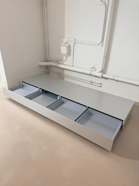 Image 1 of Tablero bajo de aluminio MDF Italia