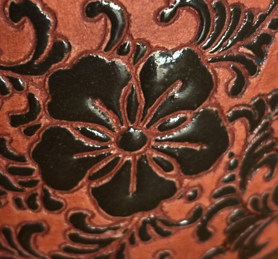 Image 1 of Black&Red "Viet Nam Dona - 68" Vase With Flower Design