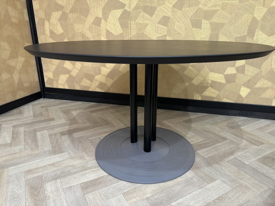 Image 1 of Leolux trias table