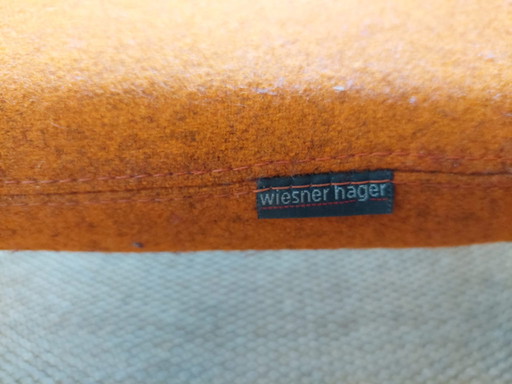 Wiesner Hager bench