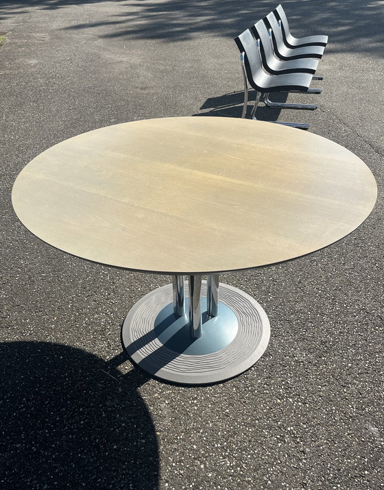 Image 1 of Leolux Trias dining table, Hugo de Ruiter 120 cm