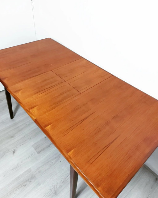 Louis van Teeffelen dining table