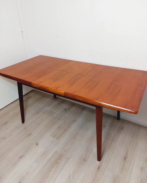 Louis van Teeffelen dining table