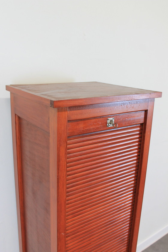 Image 1 of Mobiletto portaoggetti vintage con tende