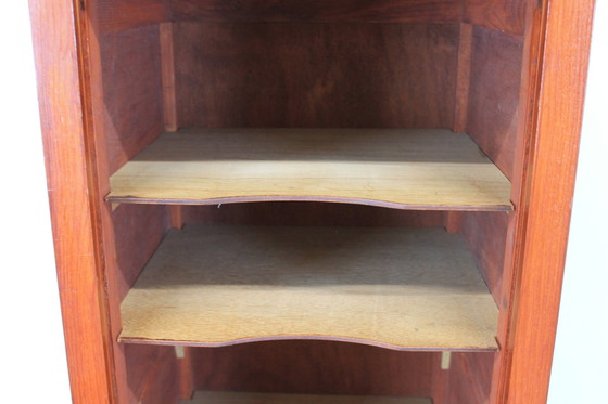 Image 1 of Mobiletto portaoggetti vintage con tende