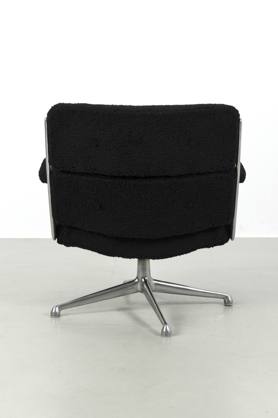 Image 1 of Vintage 'Lobby chair' armchair