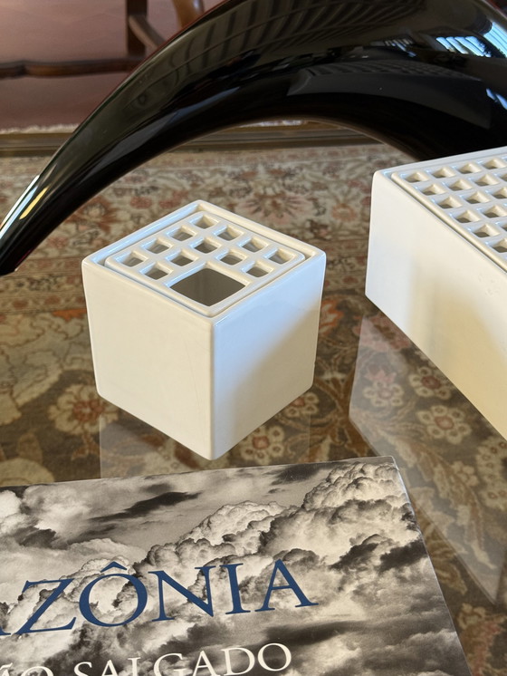 Image 1 of Studio Opi, White Space Age Mod. Ikebana A Vaso/Posacenere in ceramica, Gabbianelli Italia Ca. 1970