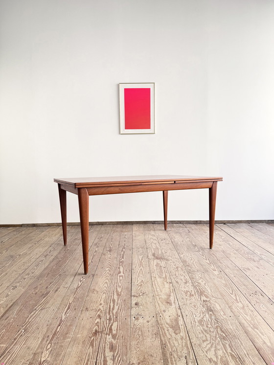 Image 1 of Grande table de salle à manger extensible danoise en teck par Niels O. Møller pour J.L. Møller, années 1950