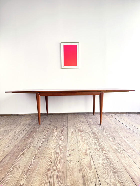 Image 1 of Grande table de salle à manger extensible danoise en teck par Niels O. Møller pour J.L. Møller, années 1950