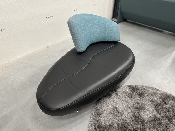 Image 1 of Leolux Kikko Chaise Longue Armchair Black Blue