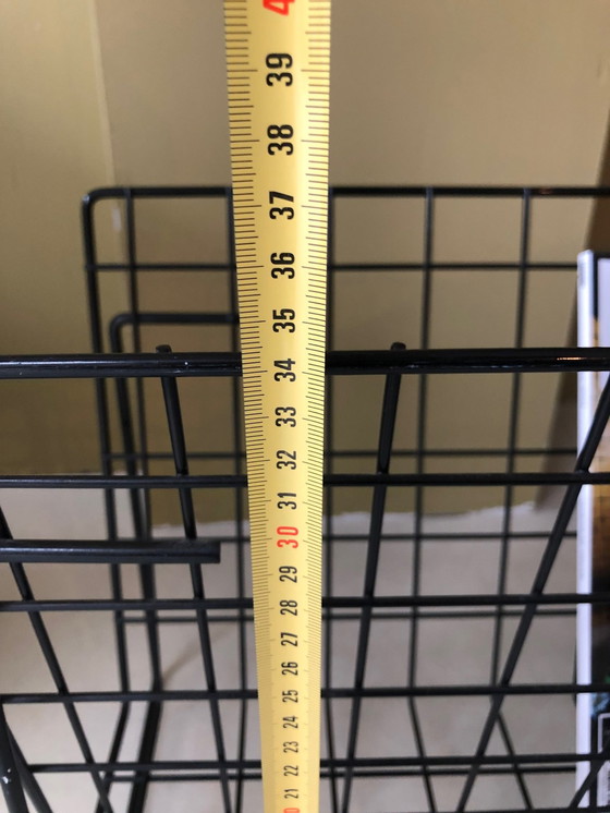 Image 1 of Porte-revues vintage en fil d'acier