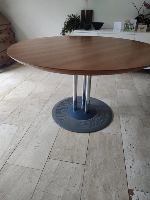 Leolux Extendable Dining Table Trias