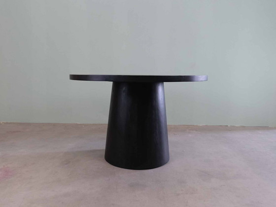 Image 1 of Urban Noir round dining table