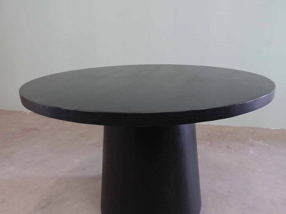 Image 1 of Urban Noir round dining table