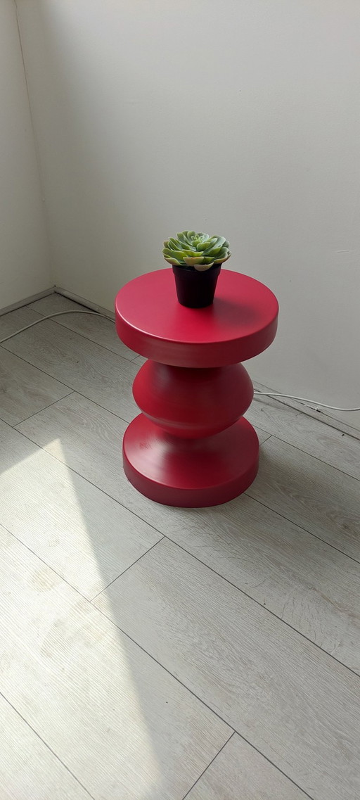 Table d'appoint moderne rouge en métal