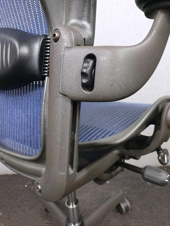 Image 1 of Hermann Miller Aeron Classic Type B