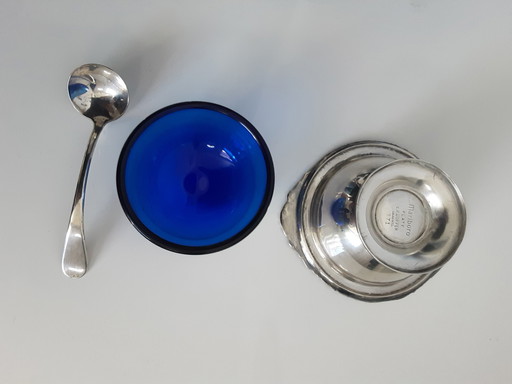 A flat (blue) caviar bowl