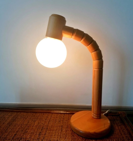 Image 1 of Lampe scandinave articulée en pin et opaline