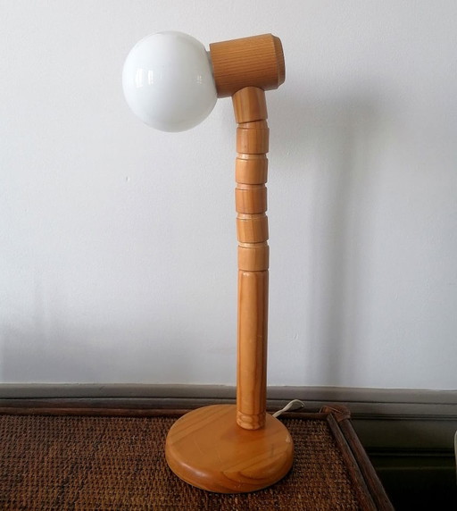 Articulated Scandinavian lamp in pine and opaline