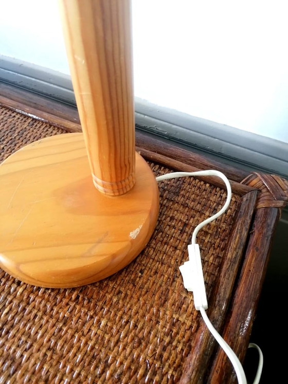 Image 1 of Lampe scandinave articulée en pin et opaline