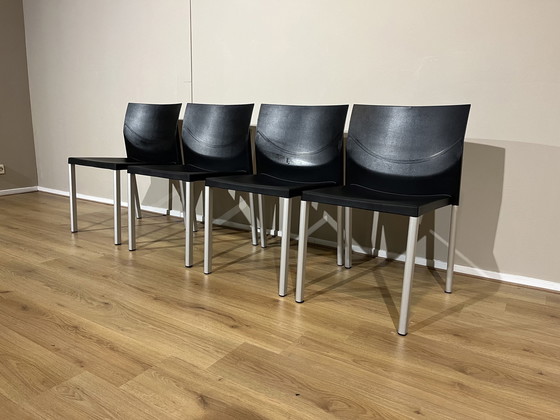 Image 1 of 4X Leolux Myto Dining Chairs Black Plastic Design