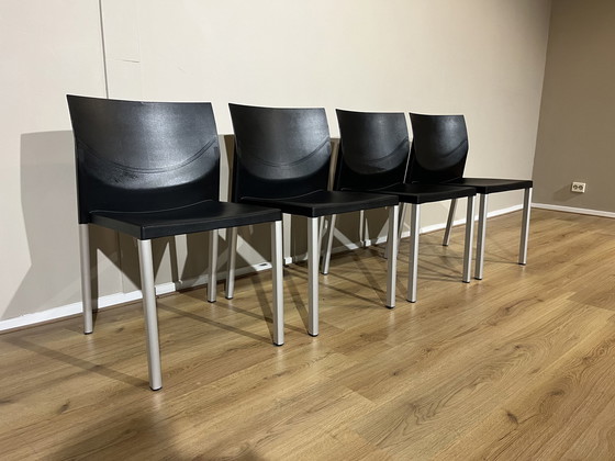 Image 1 of 4X Leolux Myto Dining Chairs Black Plastic Design