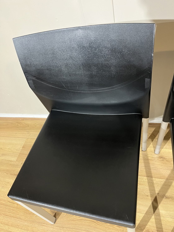 Image 1 of 4X Leolux Myto Dining Chairs Black Plastic Design