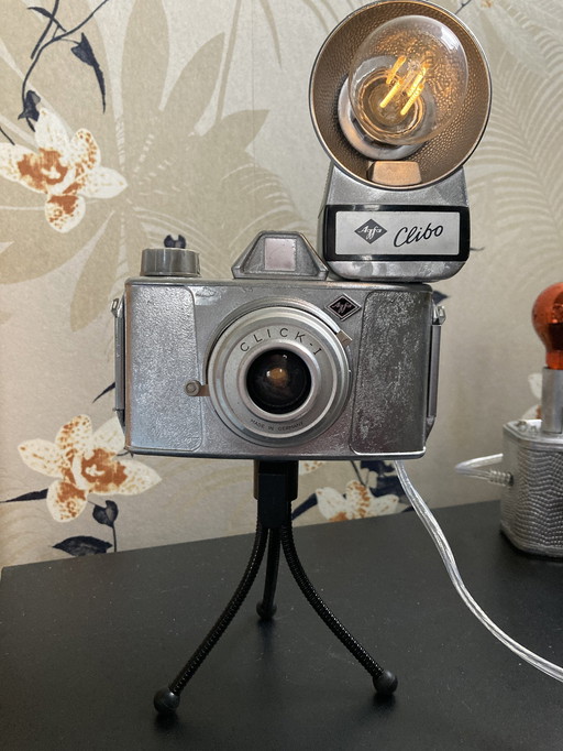 'Silver' Camera Lamp On Tripod