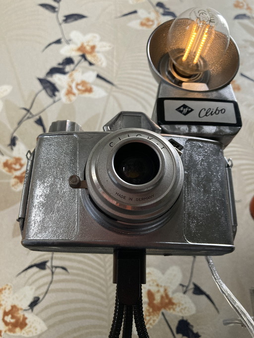 'Silver' Camera Lamp On Tripod