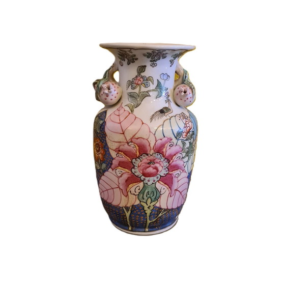 Image 1 of Vintage famille Pink Chinese porcelain vase