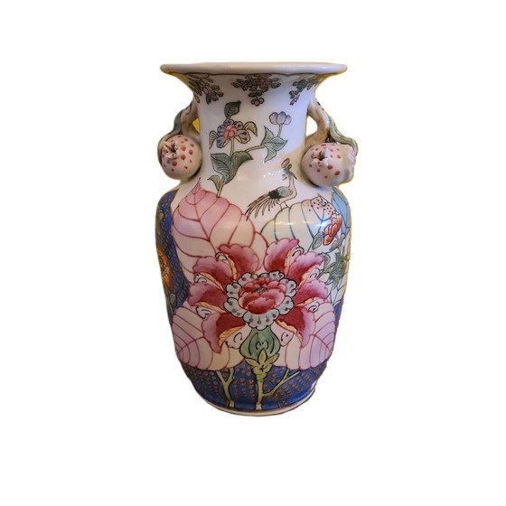 Image 1 of Vase vintage en porcelaine chinoise famille rose