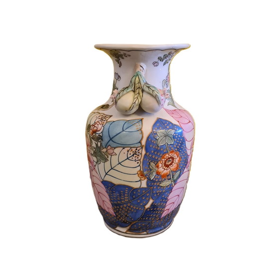 Image 1 of Vintage famille Pink Chinese porcelain vase