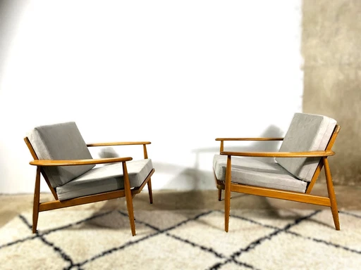 Set Of 2 Mid Century Scandinavian Lounge Chairs