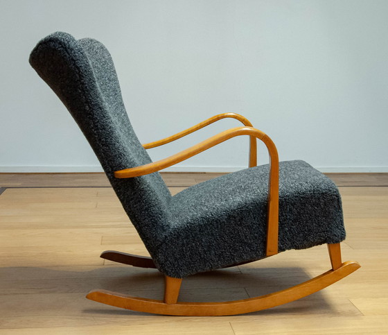 Image 1 of Fauteuil à bascule suédois de 1940