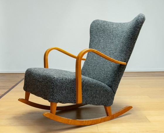 Image 1 of Fauteuil à bascule suédois de 1940