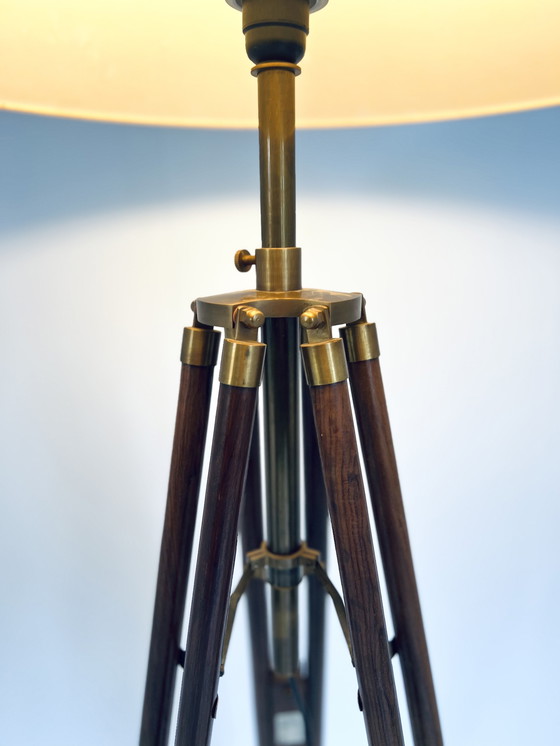 Image 1 of Lampe tripode en laiton et teck