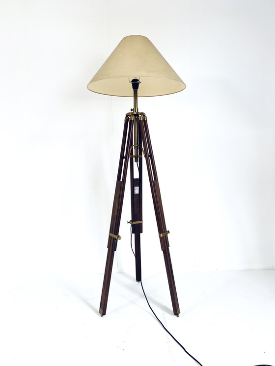 Image 1 of Lampe tripode en laiton et teck