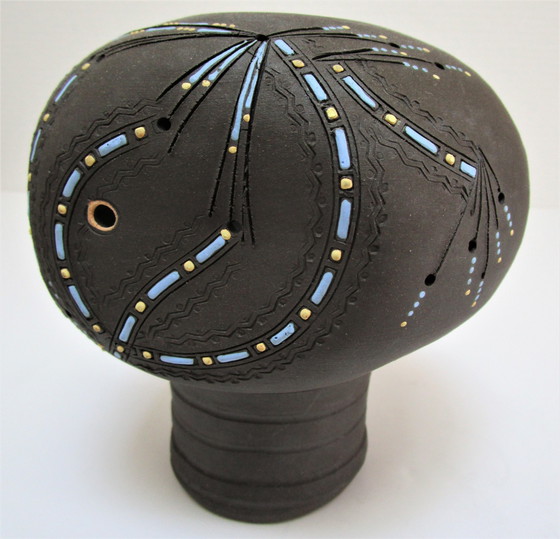 Image 1 of Portacandele antropomorfo in ceramica scarificata con design vintage stampato