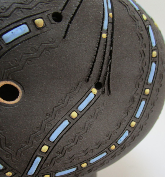 Image 1 of Portacandele antropomorfo in ceramica scarificata con design vintage stampato