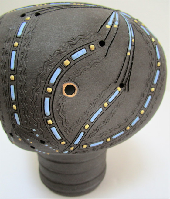 Image 1 of Portacandele antropomorfo in ceramica scarificata con design vintage stampato