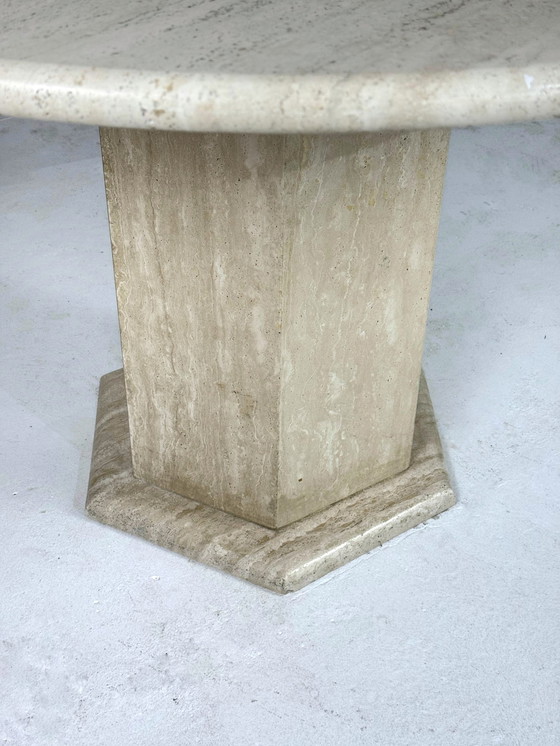 Image 1 of Tavolo da pranzo rotondo in travertino d&#39;epoca