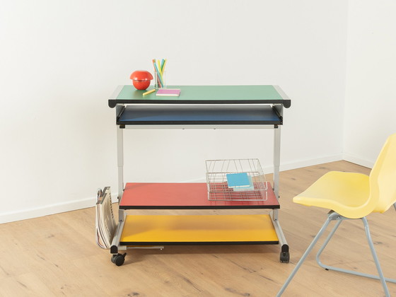 Image 1 of  Bureau postmoderne