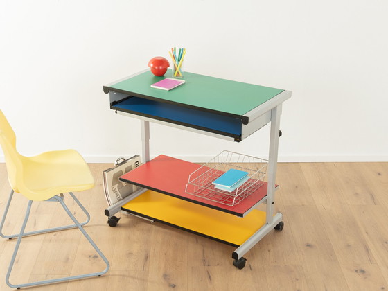 Image 1 of  Bureau postmoderne