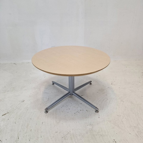 Image 1 of Vintage round coffee table by Artifort