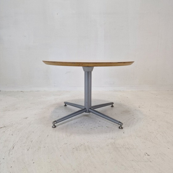 Image 1 of Vintage round coffee table by Artifort