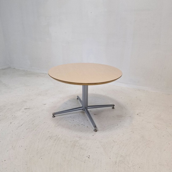 Image 1 of Vintage round coffee table by Artifort