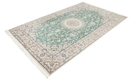 Elegant Persian Carpet Hand-knotted Nain 9 Lah/Signed - Size. 250 X 154 Cm -No.416191-01