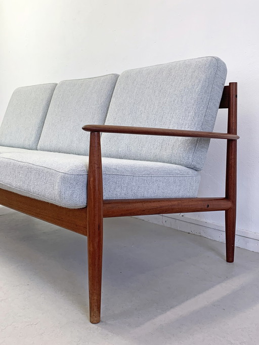 Grete Jalk France & Son Danish design three-seater