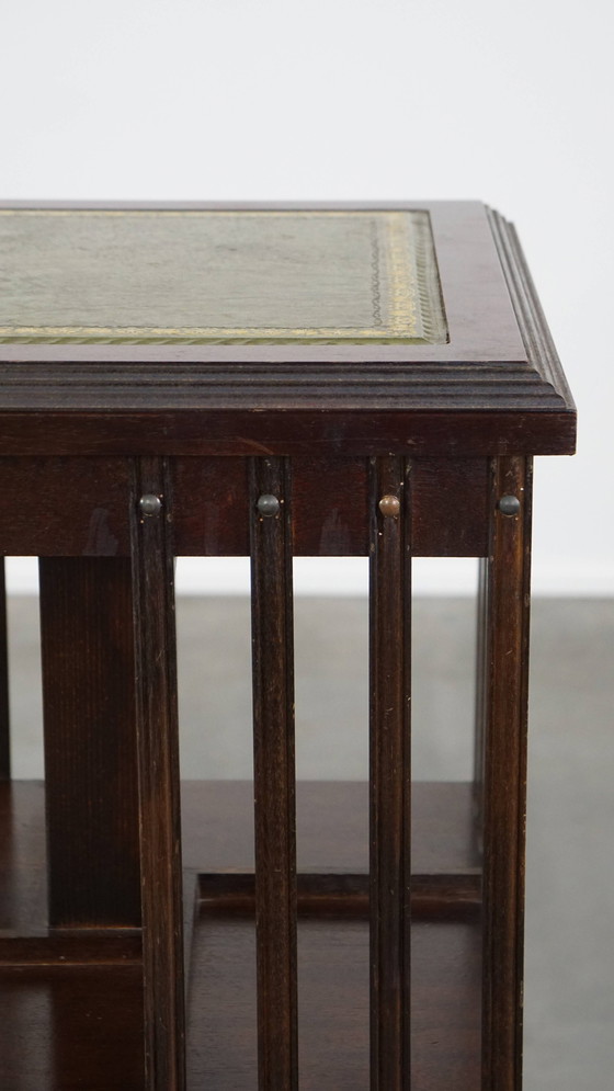 Image 1 of Molino de libros de madera con tapa de cuero verde y ruedas