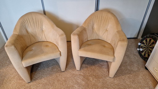 Two Leolux Carabas Chairs.